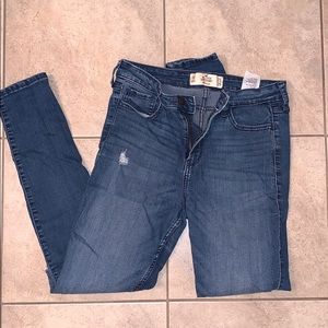 Medium / Dark Highrise Hollister Super Skinny Jean